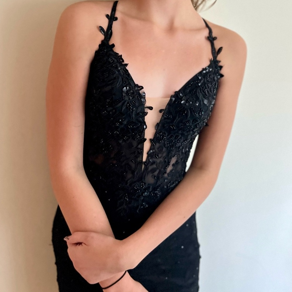 AMARRA Size 0 Black Beaded Lace Short Dress Winter Formal Homecoming Snow Ball